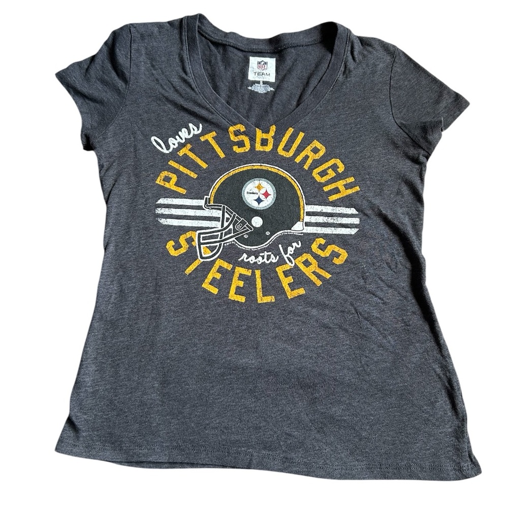 NFL Team Apparel Pittsburgh Steelers V Neck T-shirt, Women’s Small (2012)